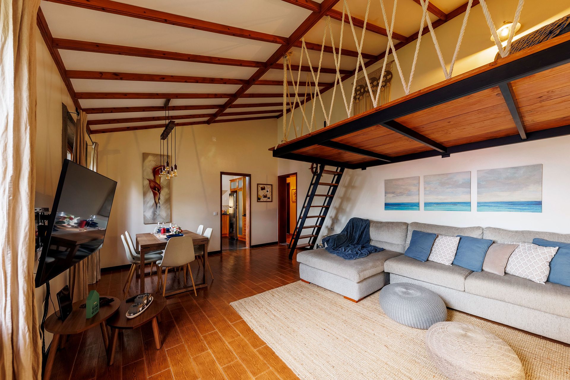 Sala de estar com decoração açoriana